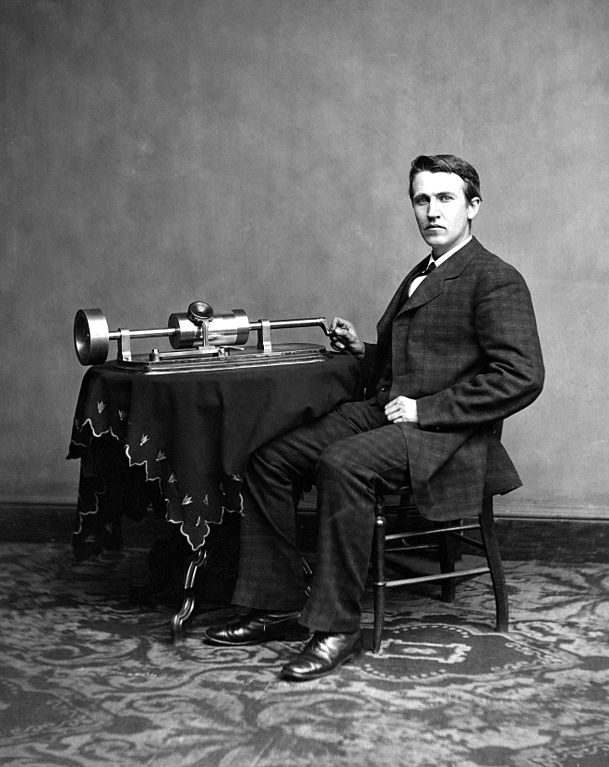 初期の蓄音機とエジソン