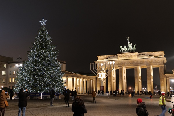 クリスマスツリー(ドイツ ベルリン パリ広場)