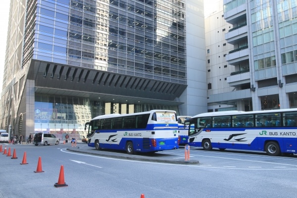 東京駅 日本橋口とJR高速バス