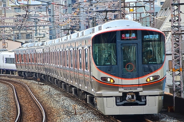 JR大阪環状線(323系電車)02